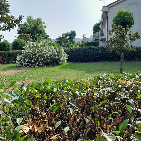 Апартаменты Tra Cinque Terre E Versilia Маринелла-ди-Сарцана Экстерьер фото