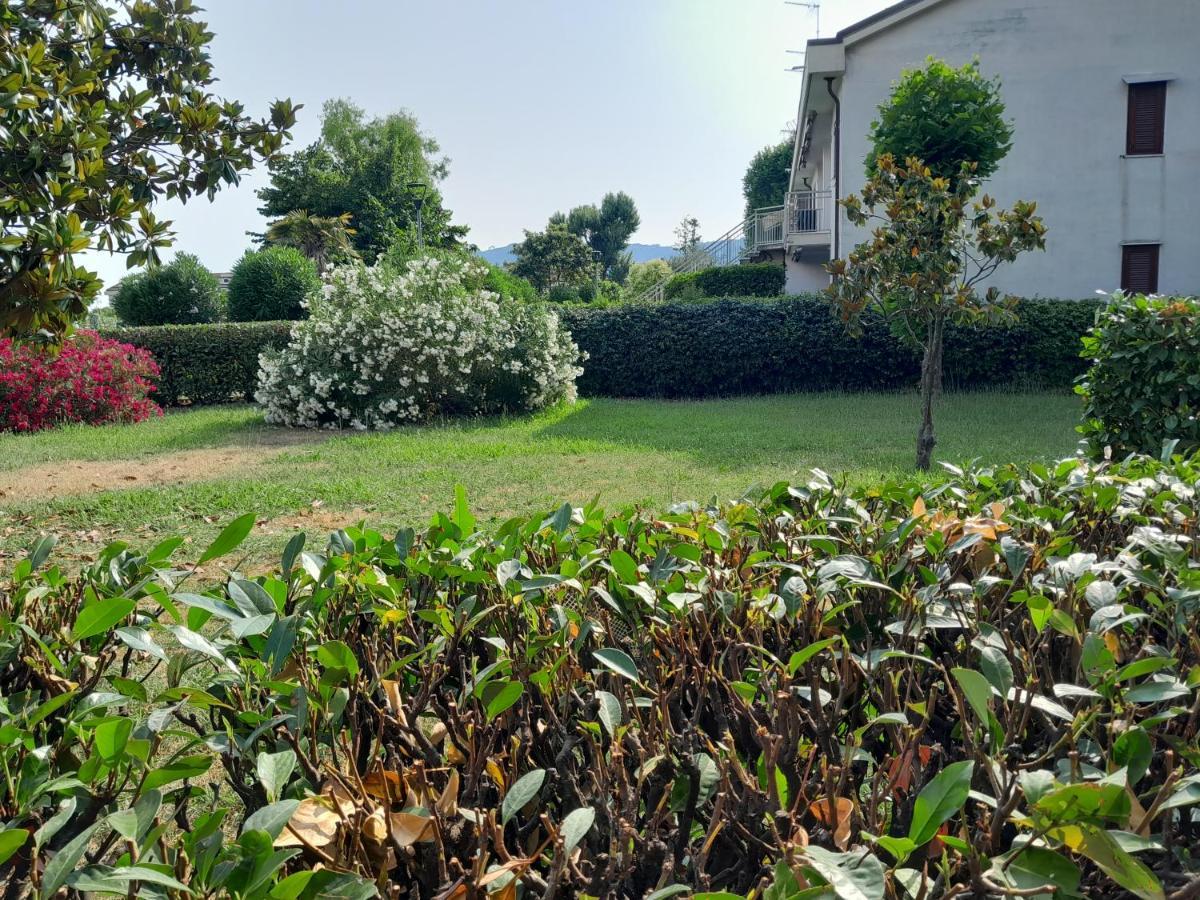 Апартаменты Tra Cinque Terre E Versilia Маринелла-ди-Сарцана Экстерьер фото